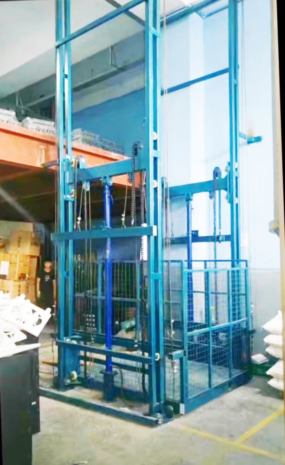 液壓升降貨梯、鏈條導(dǎo)軌升降機(jī)、載貨平臺(tái)型號(hào)規(guī)格、廠家品牌