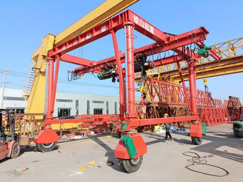 16+16t隧道用輪胎式鋪板起重機(jī) (2).jpg