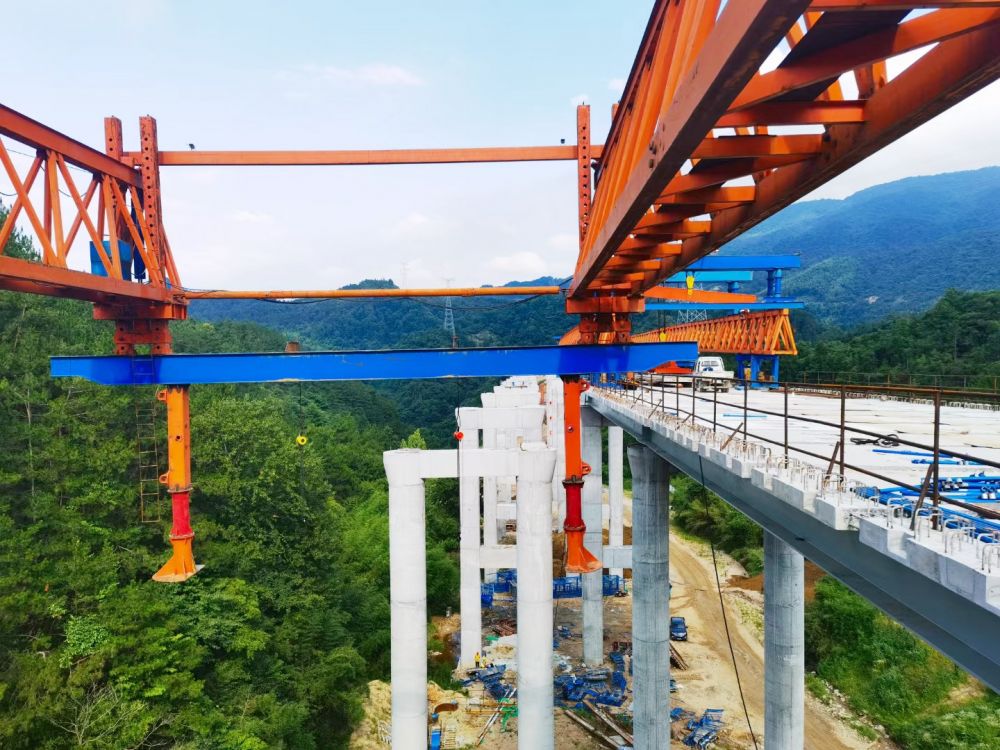 架橋機(jī)生產(chǎn)制造、安裝維修、移裝搬遷、出租租賃、二手回收服務(wù)