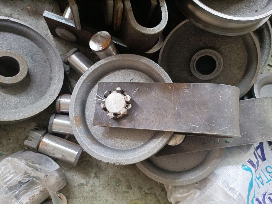 河南新鄉(xiāng)電動(dòng)葫蘆配件廠家批發(fā)、10噸電動(dòng)葫蘆偏掛輪、倍滑輪