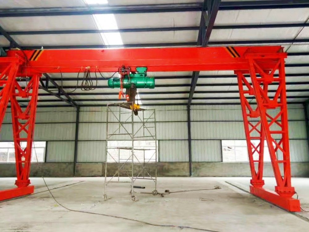 新鄉(xiāng)龍門(mén)吊廠家、MH型電動(dòng)單梁門(mén)式起重機(jī)