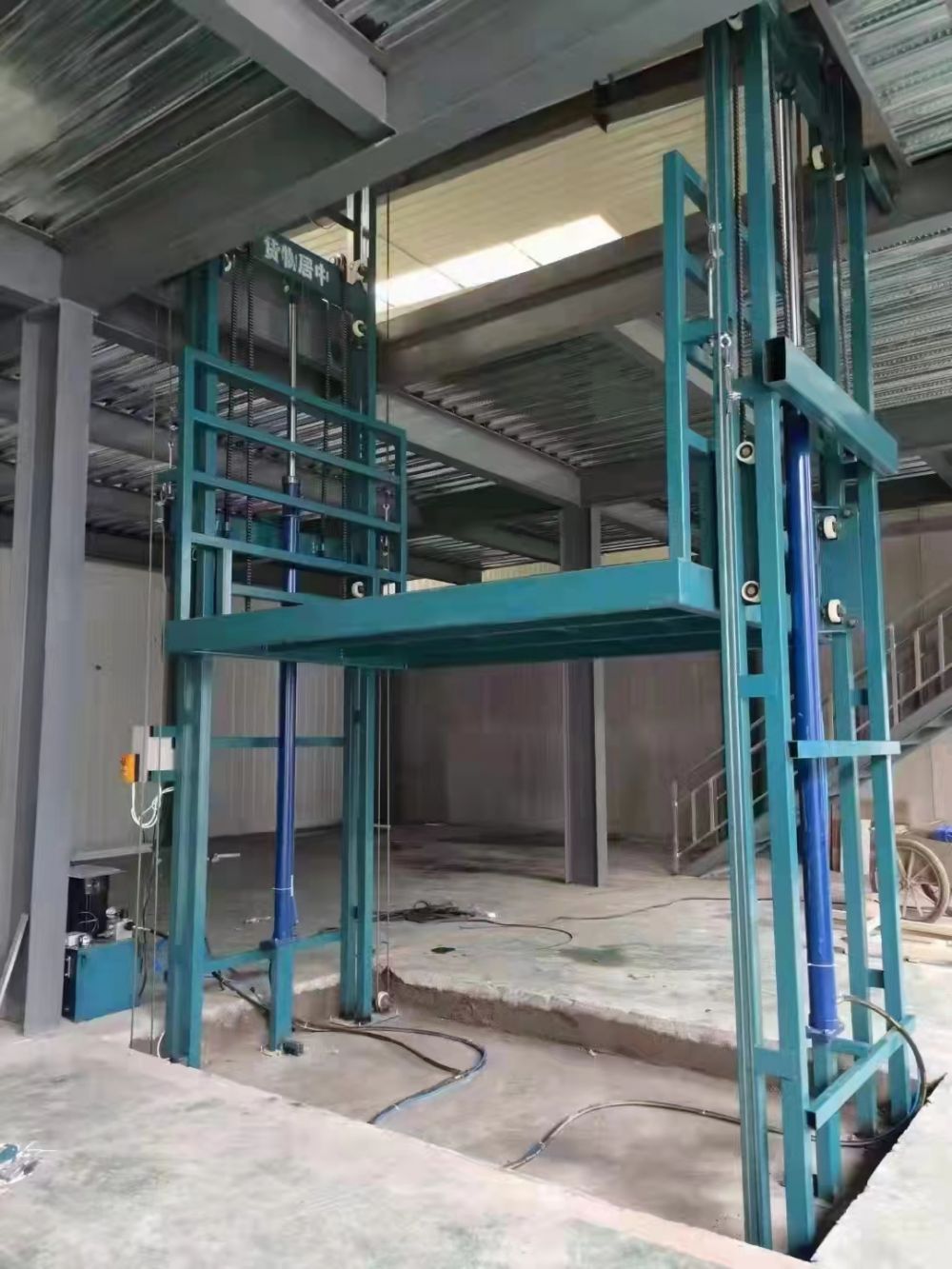 液壓升降平臺、鏈條導軌式升降貨梯、載貨平臺