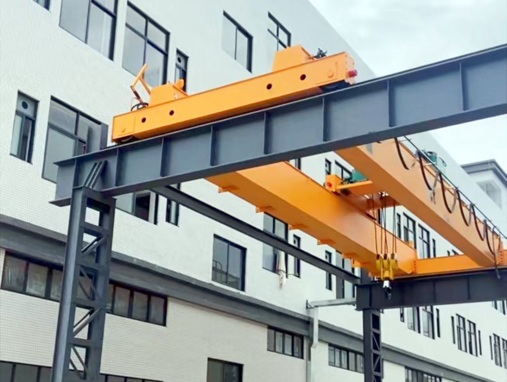 雙梁天車、吊機(jī)、行吊、吊車-LH型電動(dòng)葫蘆雙梁起重機(jī)
