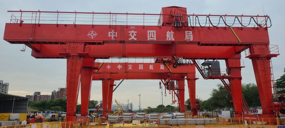 全國(guó)租賃龍門(mén)吊、門(mén)式起重機(jī)、出渣機(jī)出租廠家服務(wù)