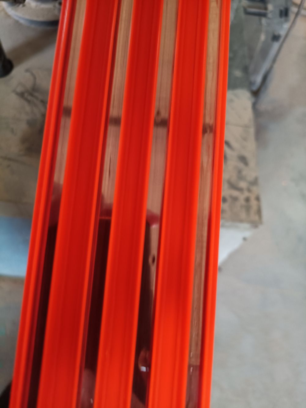 滑觸線廠家品牌、單極/多極無接縫滑觸線、滑導(dǎo)線批發(fā)零售