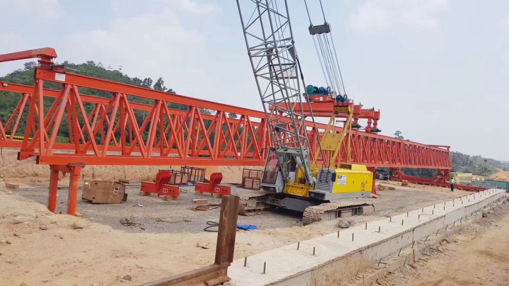 開(kāi)封蘭考架橋機(jī)、公路鐵路自平衡架橋機(jī)廠家銷(xiāo)售安裝維修