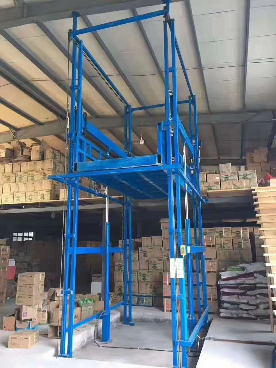 升降機(jī)生產(chǎn)廠家、鏈條導(dǎo)軌式升降平臺(tái)、升降貨梯