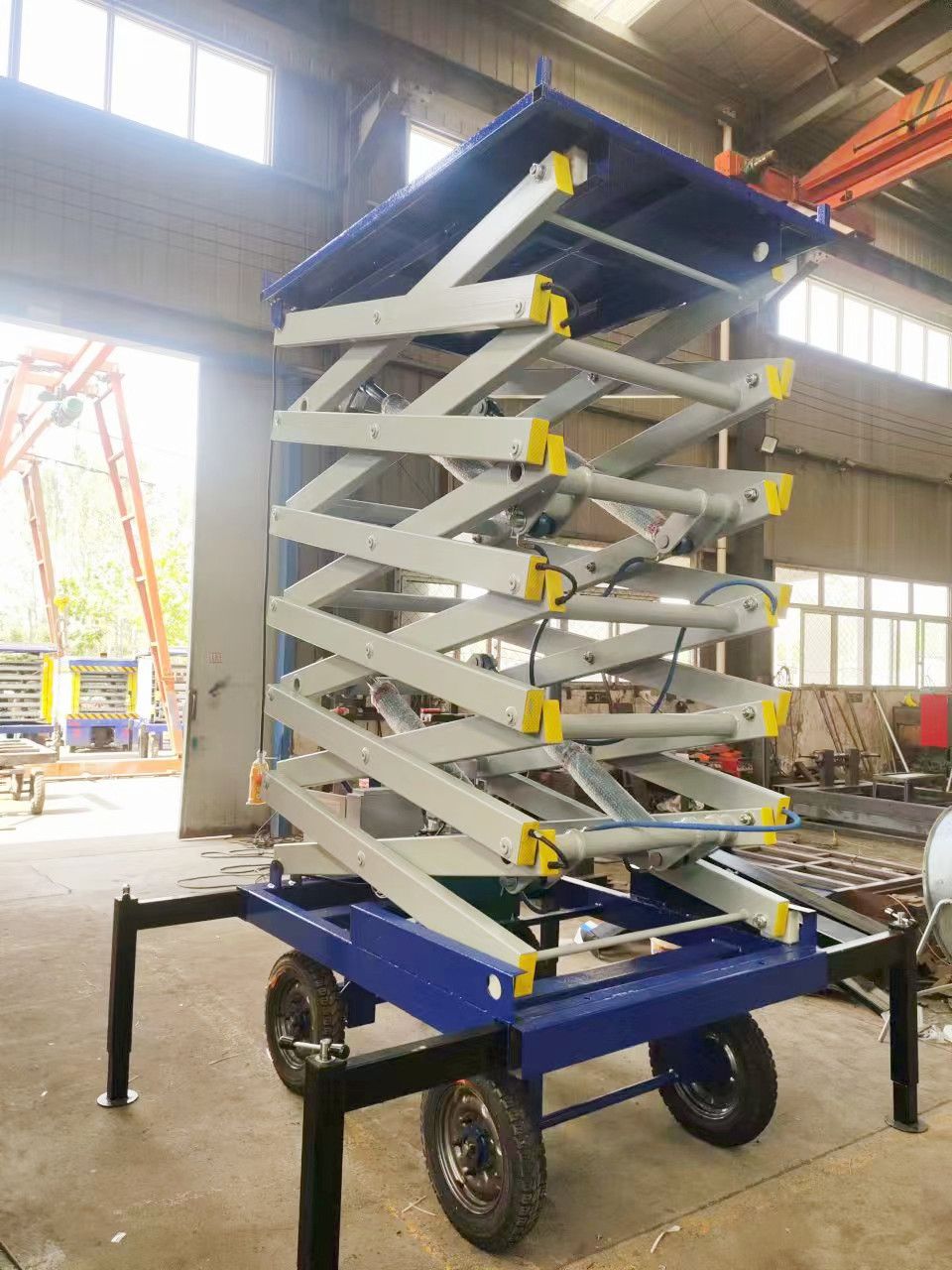 佛山液壓升降機(jī)、升降平臺、鏈條導(dǎo)軌式升降貨梯廠家銷售安裝維修