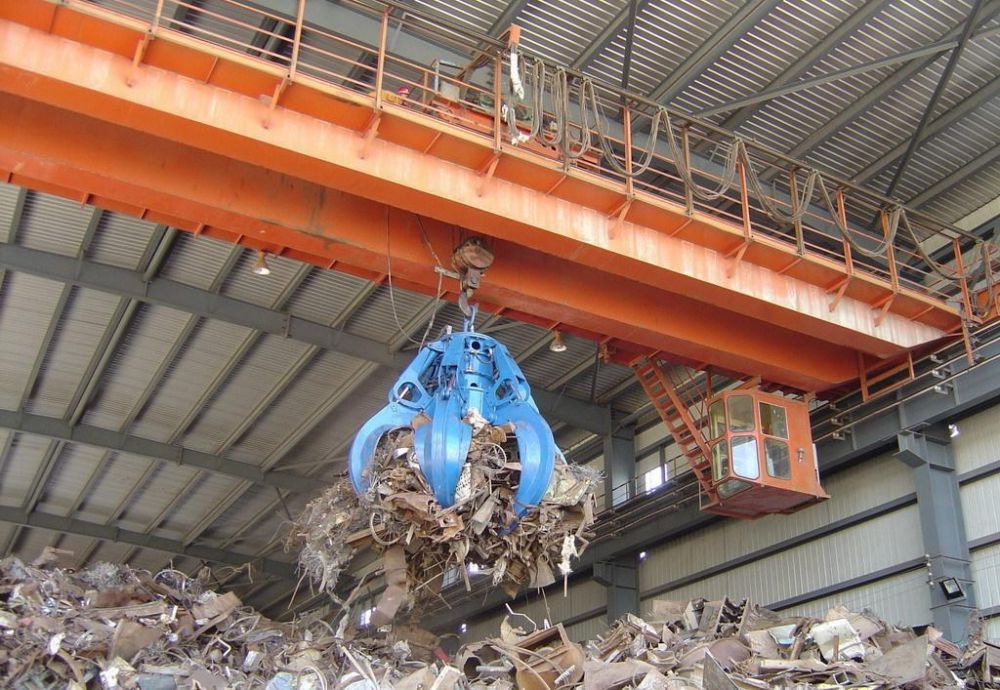 抓斗橋式起重機安全高效及應用領域介紹